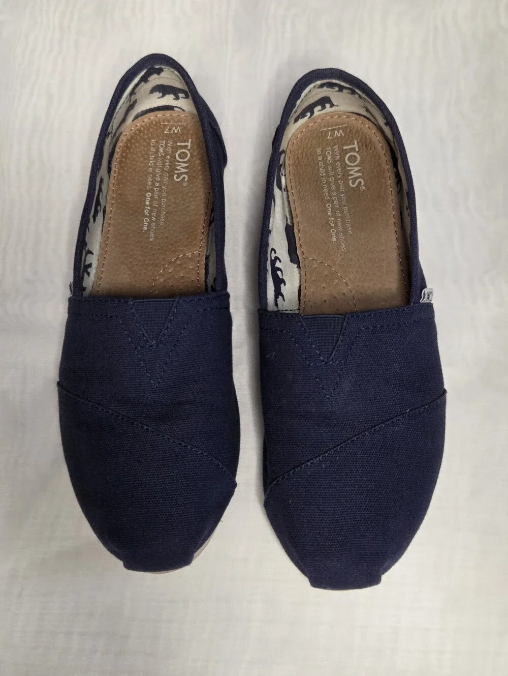 TOMS Womens Navy Canvas Slip-Ons with Animal-Print Lining Fisherman - Picture 1 of 4